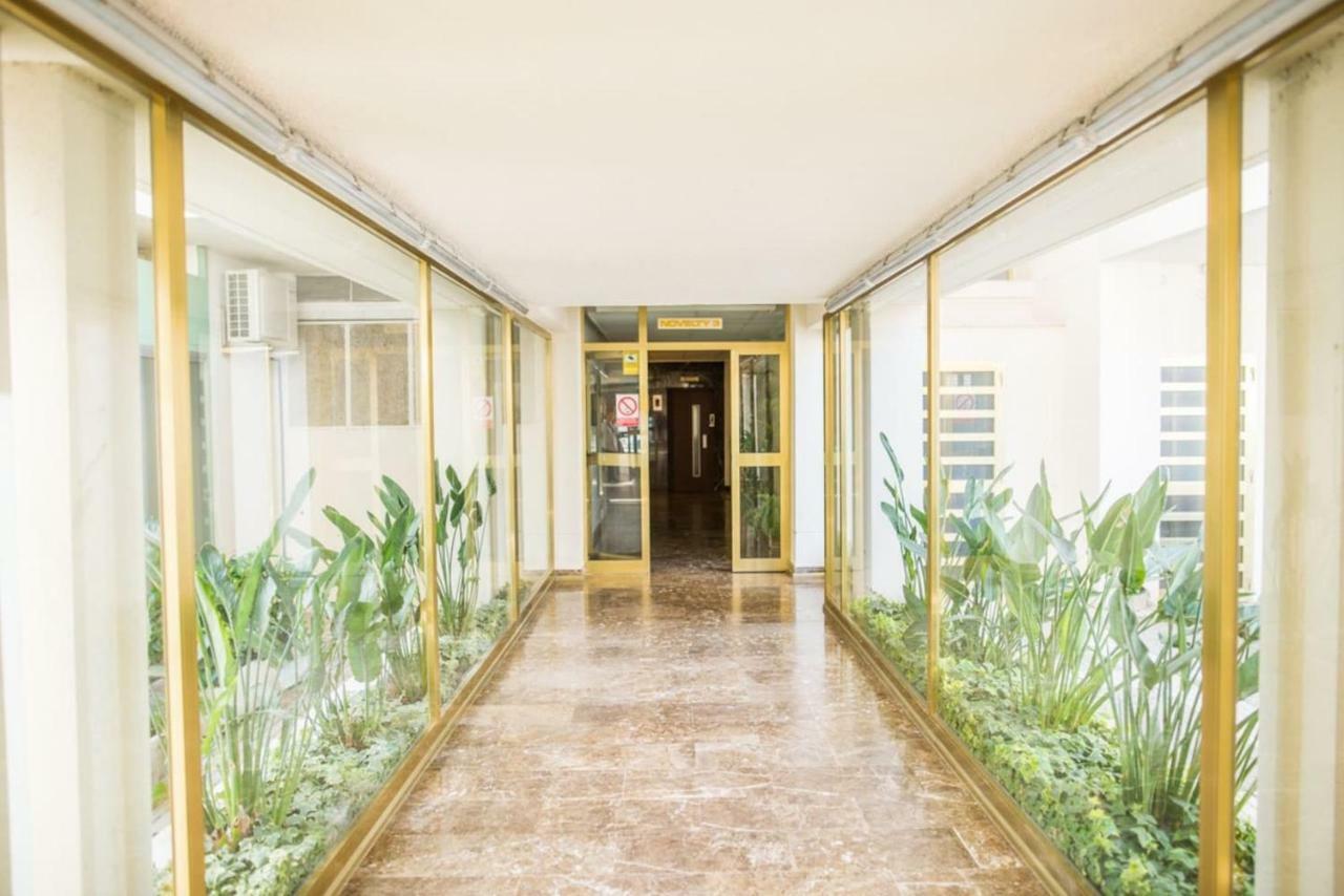 Apartamento Novelty Apartment ซาลอว์ ภายนอก รูปภาพ
