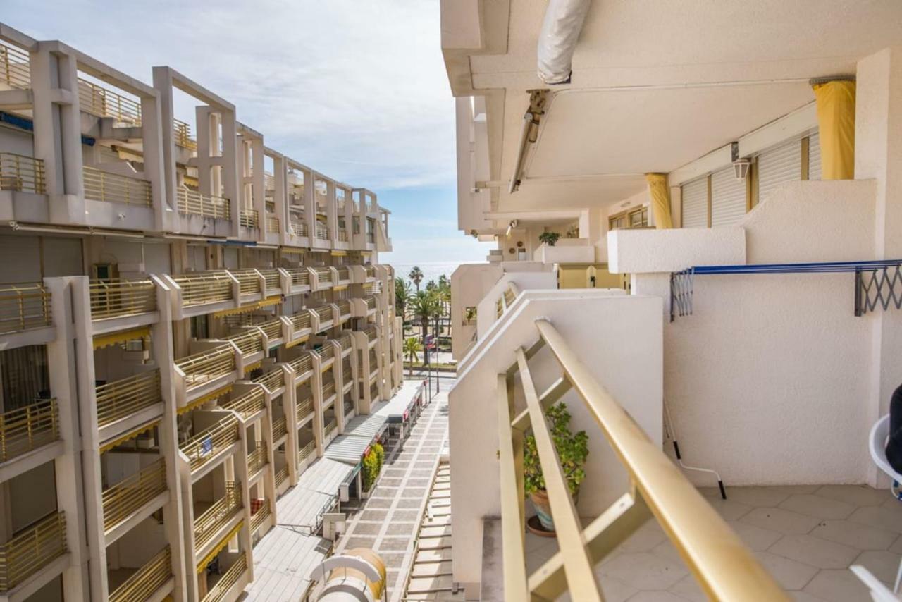 Apartamento Novelty Apartment ซาลอว์ ภายนอก รูปภาพ