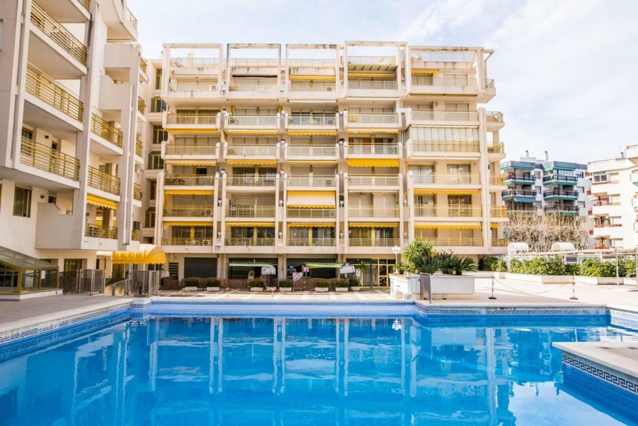 Apartamento Novelty Apartment ซาลอว์ ภายนอก รูปภาพ
